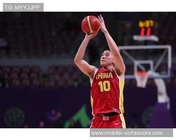 中国男篮在决赛中对阵约旦队全力争冠展现团队精神与竞技实力